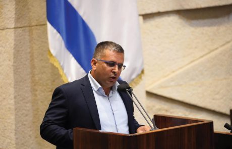 "אתמול היה אצלי כנס בבית בגליל. לא כולם חבשו כיפה, והיו שם נשים בחצאיות ובמכנסיים, כל הסטראוטיפים. כולם מחפשים משהו אחר"