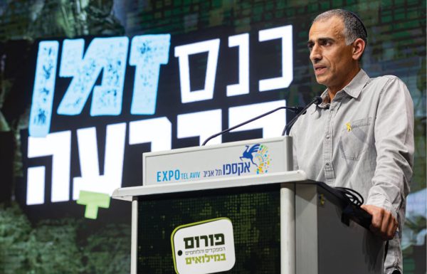 "מהי הכרעה? כשהאויב כורע לפניך ברך. הצבא מעדיף לסיים את המלחמה הזו כמו שסיימנו את מלחמת לבנון השנייה, את עופרת יצוקה ואת צוק איתן, ללא הכרעה ברורה. זו תהיה בכייה לדורות"