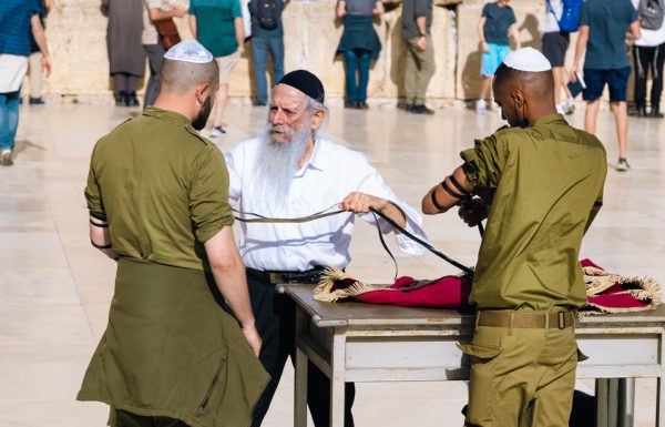 סוף שבוע עם ביביסטים שרק המדינה מעניינת אותם