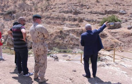 הם בונים ואנחנו בונים