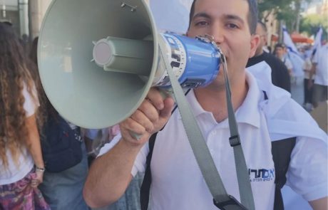 "אנחנו מגינים על הציונות מפני טרור והסתה לאי-התייצבות, ואין לנו פריווילגיה לשאת נאומים חינניים, לדבר ולפתוח את הלב והנפש לגורמים הרסניים לחברה בישראל. אין לדוד פריווילגיה לדו-שיח עם גוליית. עם גוליית צריך להילחם. עם מי שעוין את הרעיון הציוני צריך להילחם, וזה מה שאנחנו עושים"