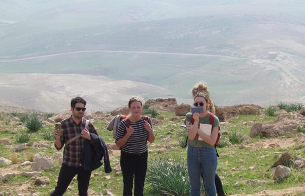 הממשלה לא נכנסת במתנחלים? אנחנו נטפל בהם